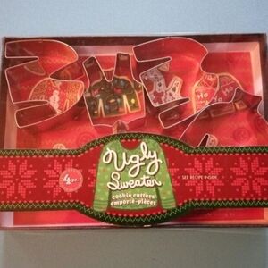 New Fun UGLY SWEATER Set Of 4 Cookie/Pastry Cutters By Fox Run Recipe Inside Box